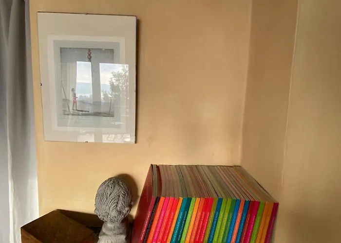 Sun House And Hill Holiday home Lesa