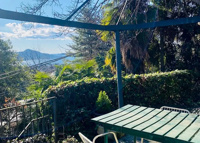 Sun House And Hill * 레사